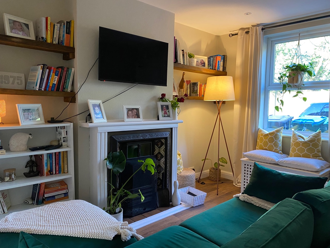 Downside, Cobham 2 Bed SemiDetached House, Bridge Cottages, KT11