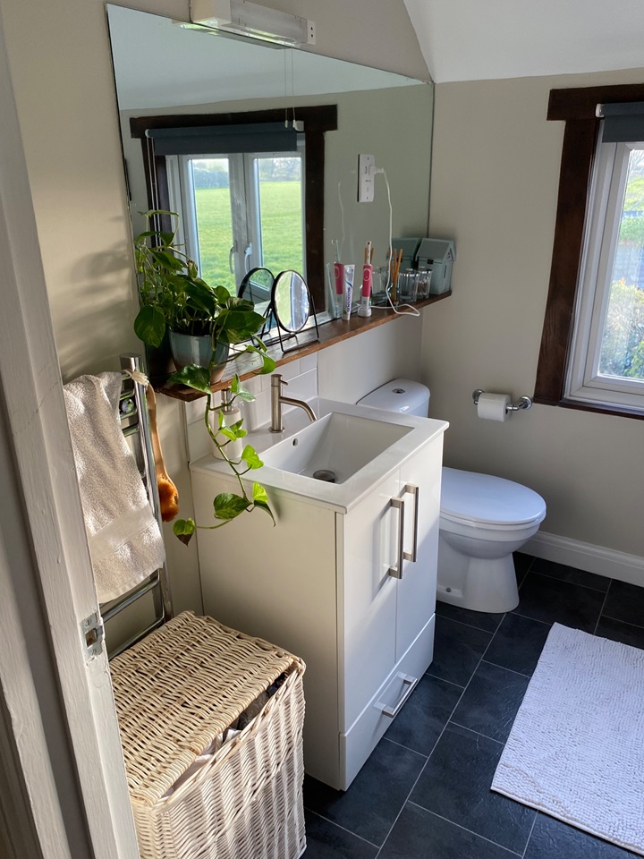 Downside, Cobham 2 Bed SemiDetached House, Bridge Cottages, KT11