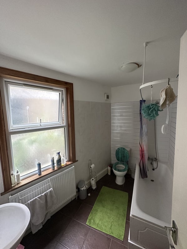 London Walthamstow Room in a Shared House, Hoe St, E17 To Rent Now