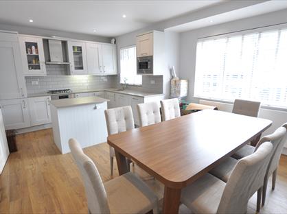 4 Bed Semi-Detached House, Ridgeview Road, N20