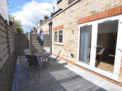 1 Bed Flat, High Road, N2