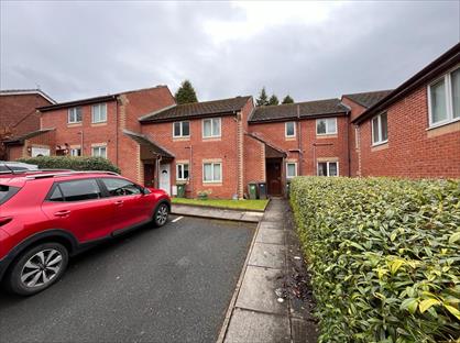 1 Bed Maisonette, Berkeley Crescent, SK14