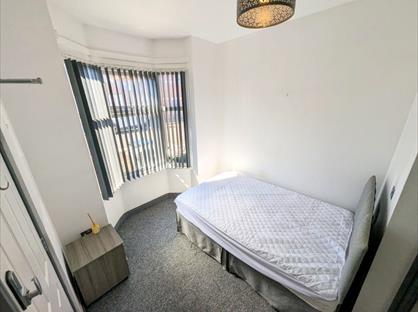 Room in a Shared House, Poplar Road, B66