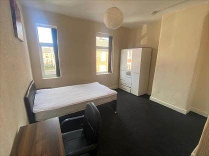 Room in a Shared House, Mackenzie Road, M7