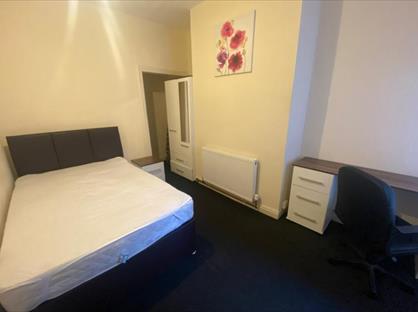 Room in a Shared House, Mackenzie Road, M7