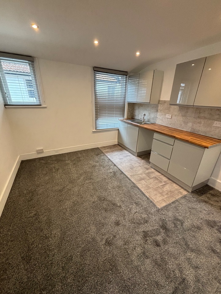 Worthing 1 Bed Flat, Worthing, BN11 To Rent Now for £850.00 p/m