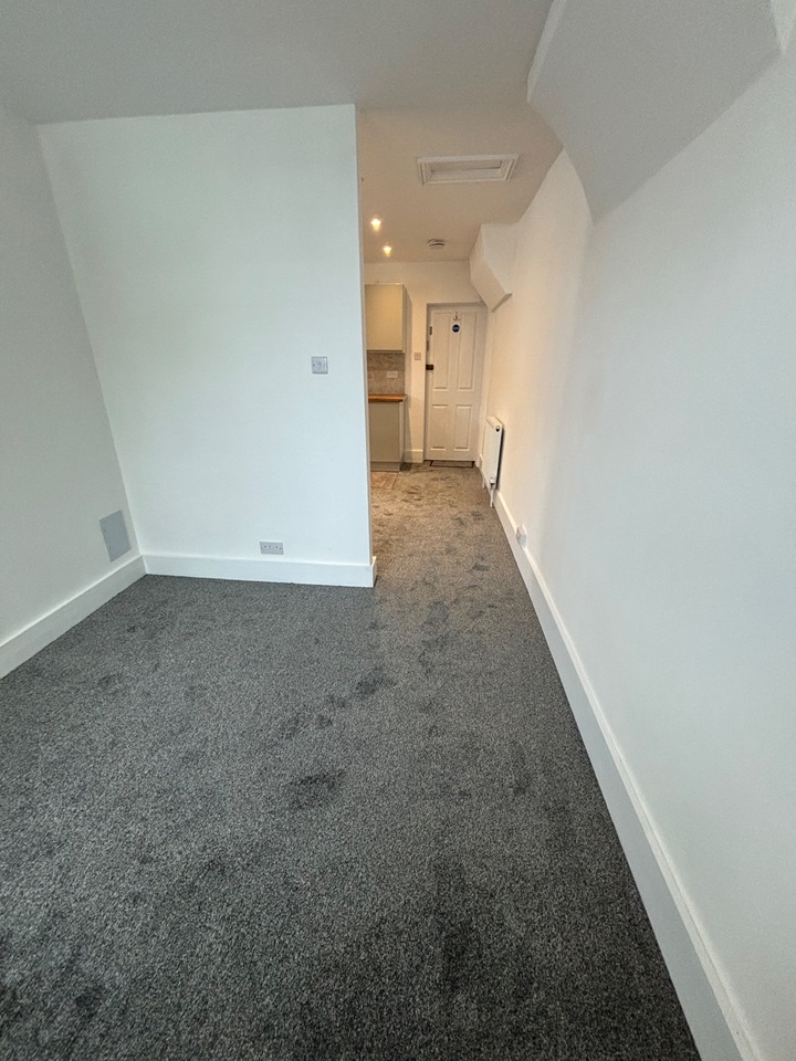 Worthing 1 Bed Flat, Worthing, BN11 To Rent Now for £850.00 p/m