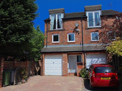 3 Bed Terraced House, Balmoral Way, SK9