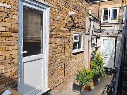 Studio Flat, Brixton Road, SW9