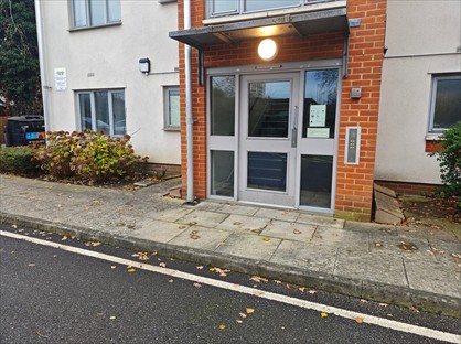 1 Bed Flat, Lower Addiscombe Road, CR0