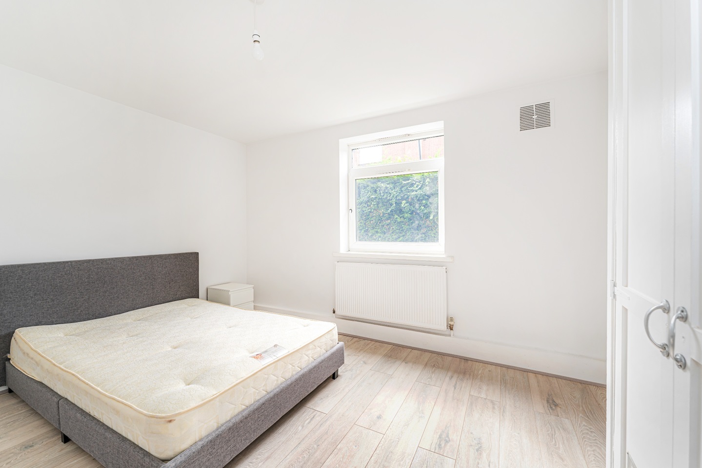 London 2 Bed Flat, Crouch Hall Road, N8 To Rent Now for £1,950.00 p/m