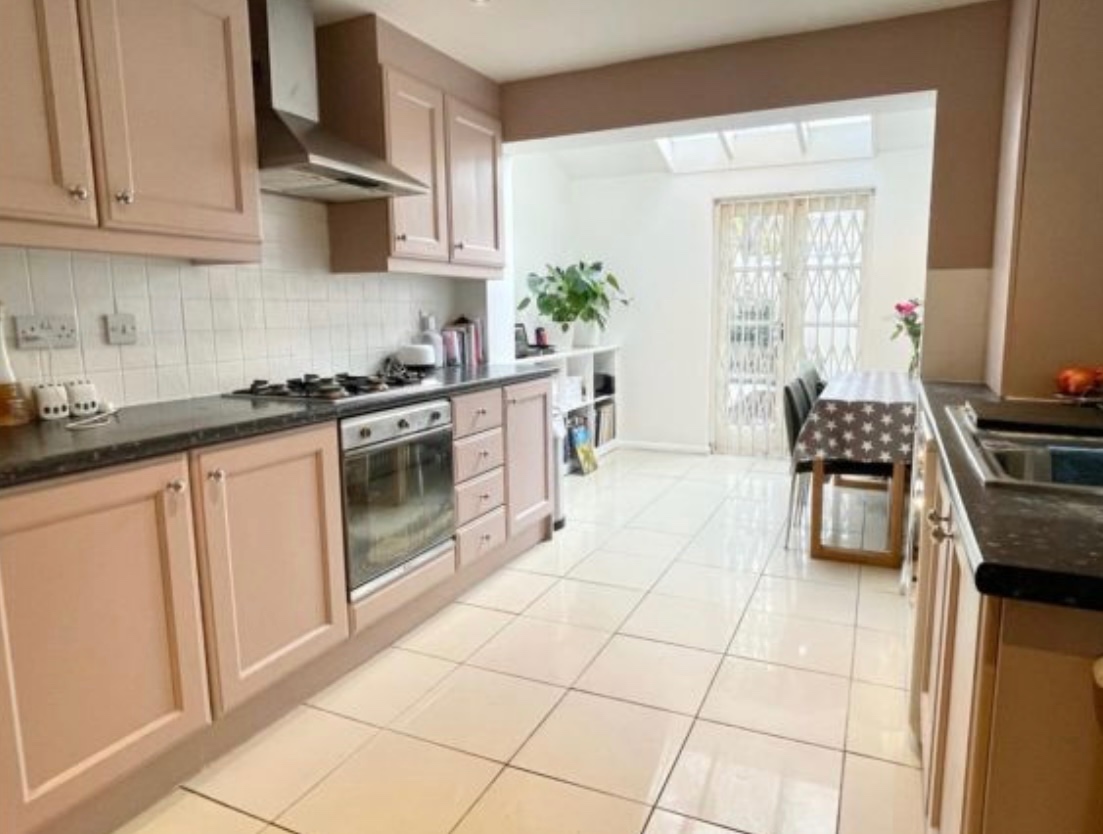 1 Bed Maisonette, Flaxman Road, SE5 photo 2