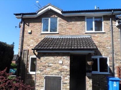 2 Bed End Terrace, Hexham Close, GU47