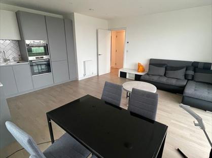 2 Bed Flat, Accolade Avenue, UB1