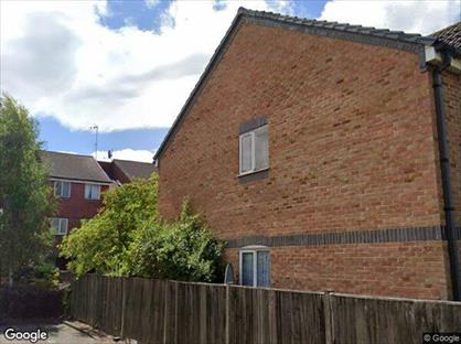 2 Bed Flat, Frensham Close, UB1