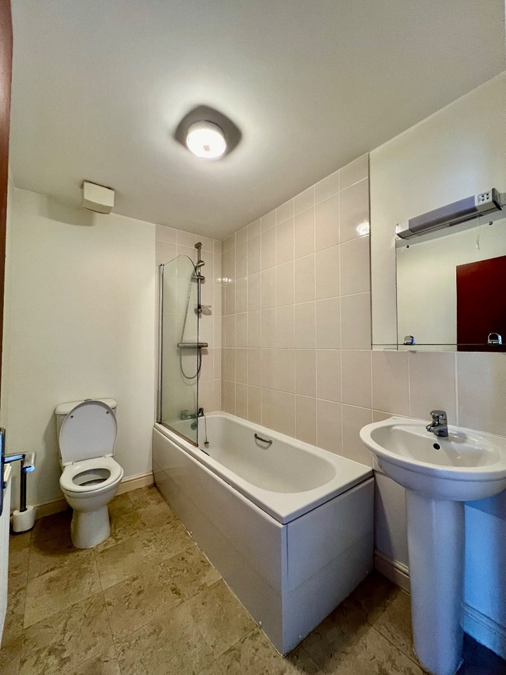 Nottingham 3 Bed Terraced House, Kelham Drive, NG5 To Rent Now for £1,100.00 p/m