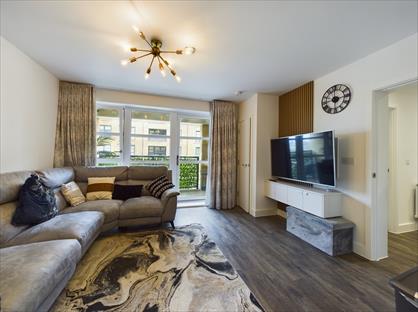 2 Bed Flat, Western Cross, DA10
