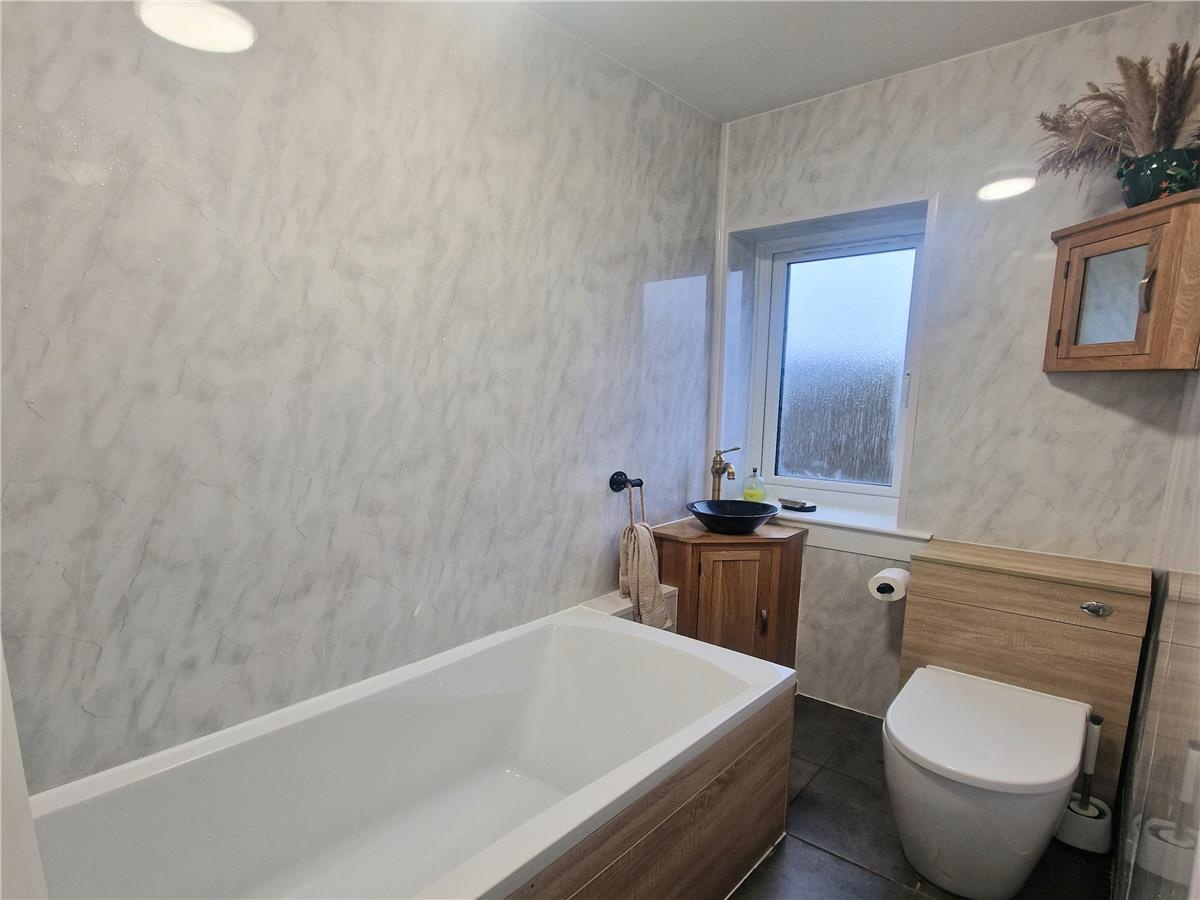 Edinburgh 2 Bed Flat, Crewe Loan, EH5 To Rent Now for £1,295.00 p/m