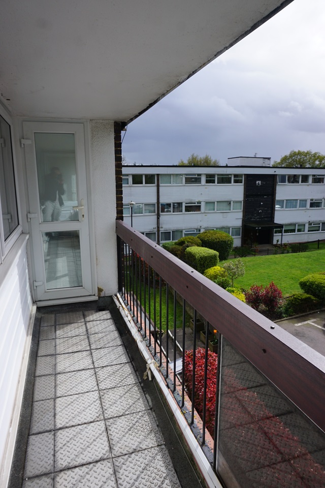 Chigwell 2 Bed Flat, St. Winifreds Close, IG7 To Rent Now for £