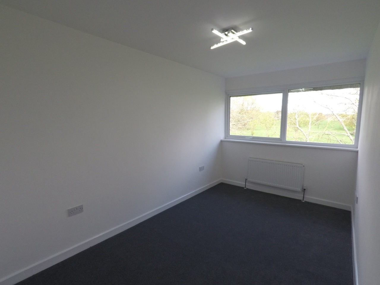 Chigwell 2 Bed Flat, St. Winifreds Close, IG7 To Rent Now for £