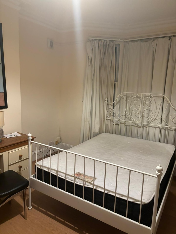 Kingston Upon Thames Room in a Shared House, Chatham Road, KT1 To