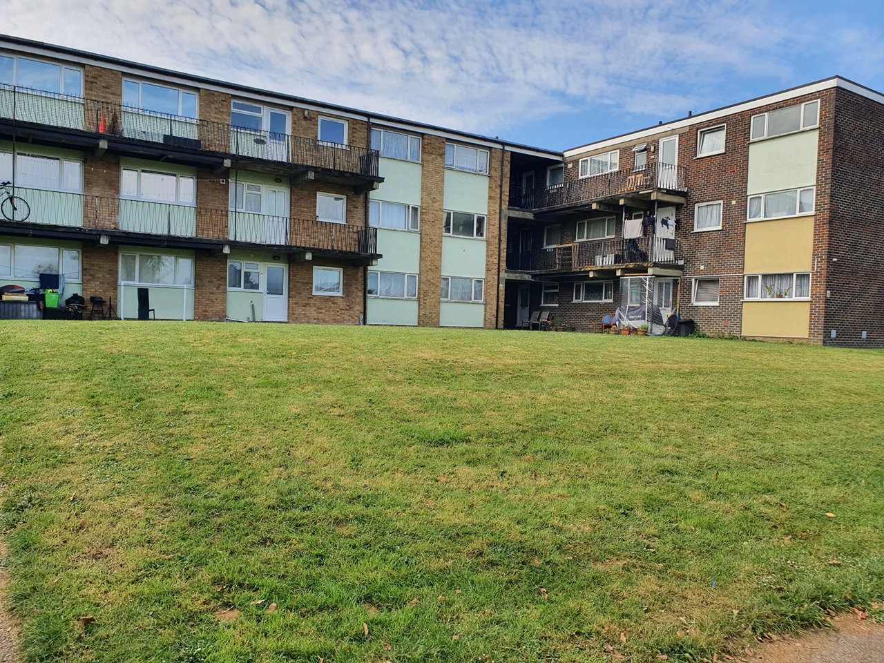 Gravesend 1 Bed Flat, Lapis Close, DA12 To Rent Now for £875.00 p/m