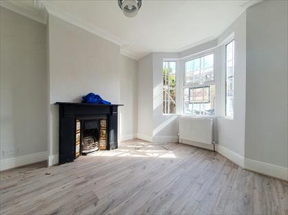 3 Bed Flat, Dundee Road, SE25