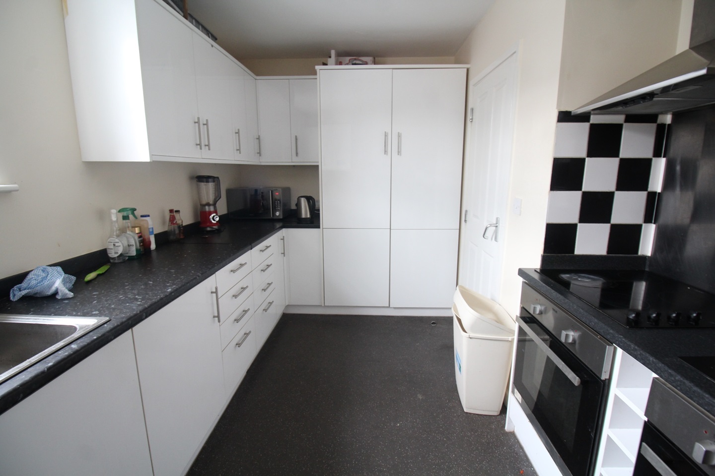 Coventry Bedsit, Humber Avenue, CV1 To Rent Now for £450.00 p/m