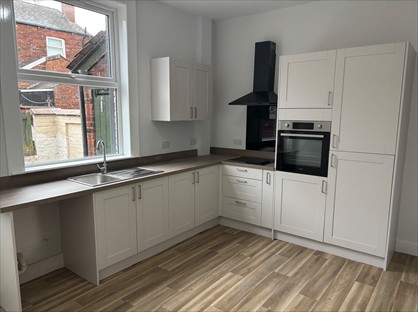 2 Bed Terraced House, Brooks Avenue, SK14