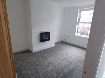 2 Bed Terraced House, Hilda Street, WF5