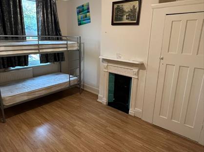 2 Bed Flat, Whitehorse Road, CR0
