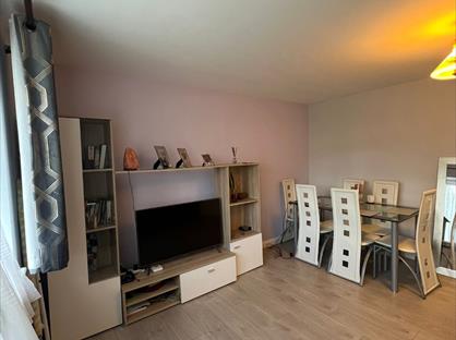 1 Bed Flat, Rossendon Court, SM6