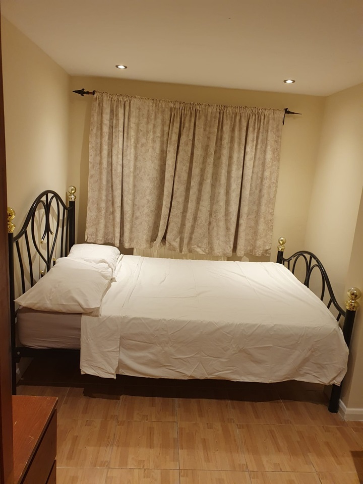 Mitcham Studio Flat, Kent Close, CR4 To Rent Now for £890.00 p/m