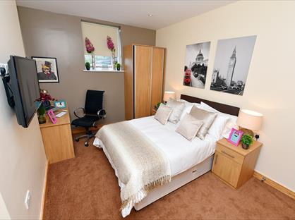 Room in a Shared Flat, Derby Street, L39