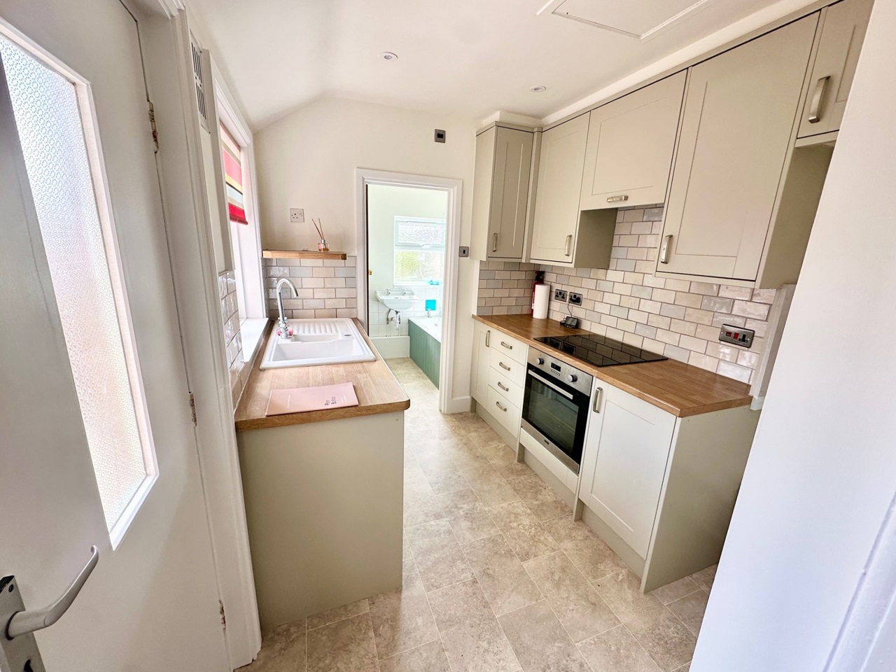 Biggleswade 3 Bed End Terrace, Sun Street, SG18 To Rent Now for £