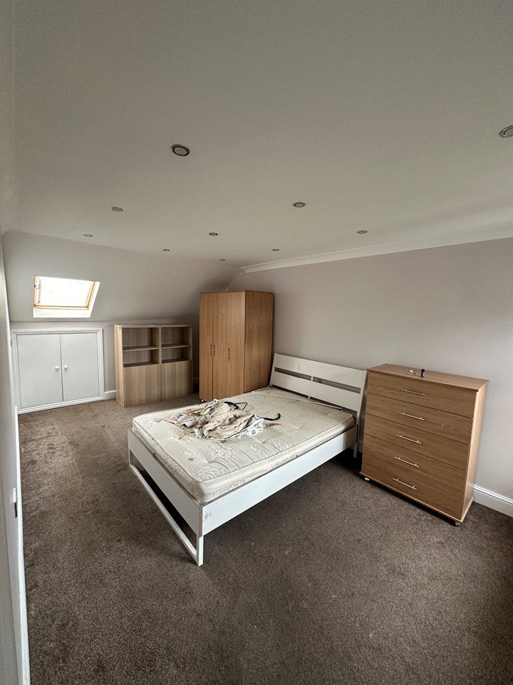 London 6 Bed SemiDetached House, Chesterfield Road, E10 To Rent