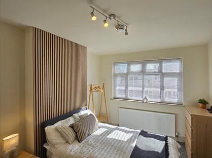 Room in a Shared House, Ruabon Road, LL13