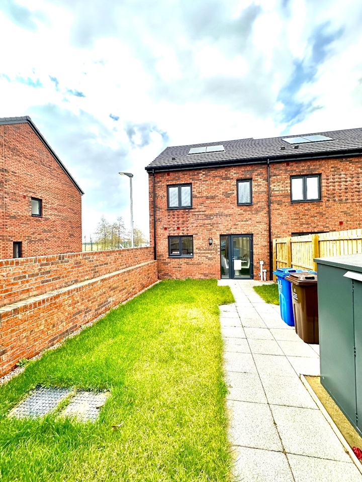 Glasgow 3 Bed Terraced House, Carstairs Street, G40 To Rent Now for