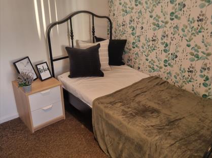Room in a Shared House, Dalefield, WF6