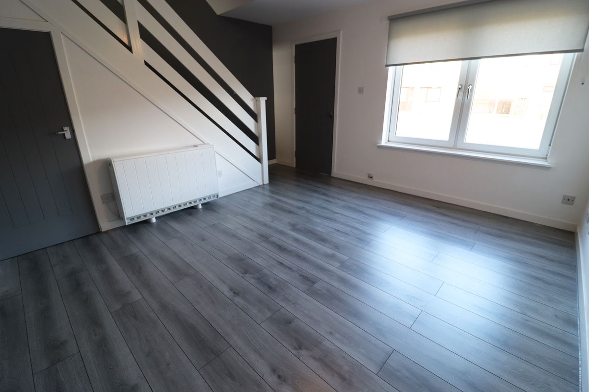 Paisley 2 Bed End Terrace, Castle Gait, PA1 To Rent Now for £950.00 p/m