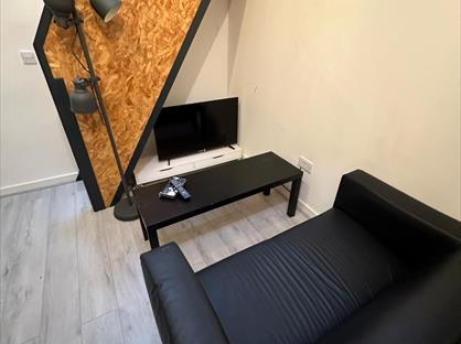 Studio Flat, Sir Thomas House, L1