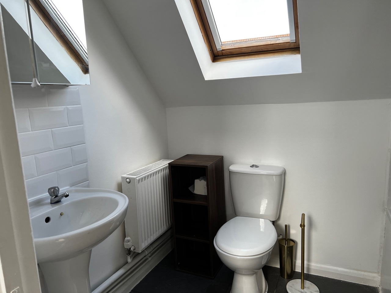 Romford Studio Flat, Erelu Court, RM1 To Rent Now for £1,200.00 p/m