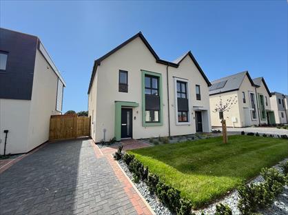 3 Bed Semi-Detached House, Bayley Place, EX1