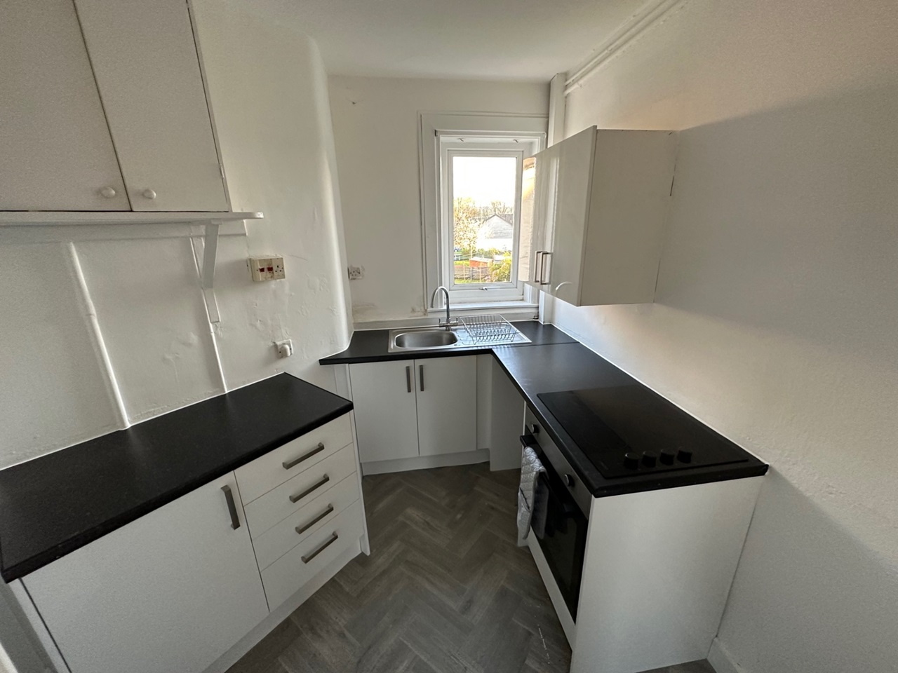 Paisley 2 Bed Flat, Netherhill Road, PA3 To Rent Now for £700.00 p/m