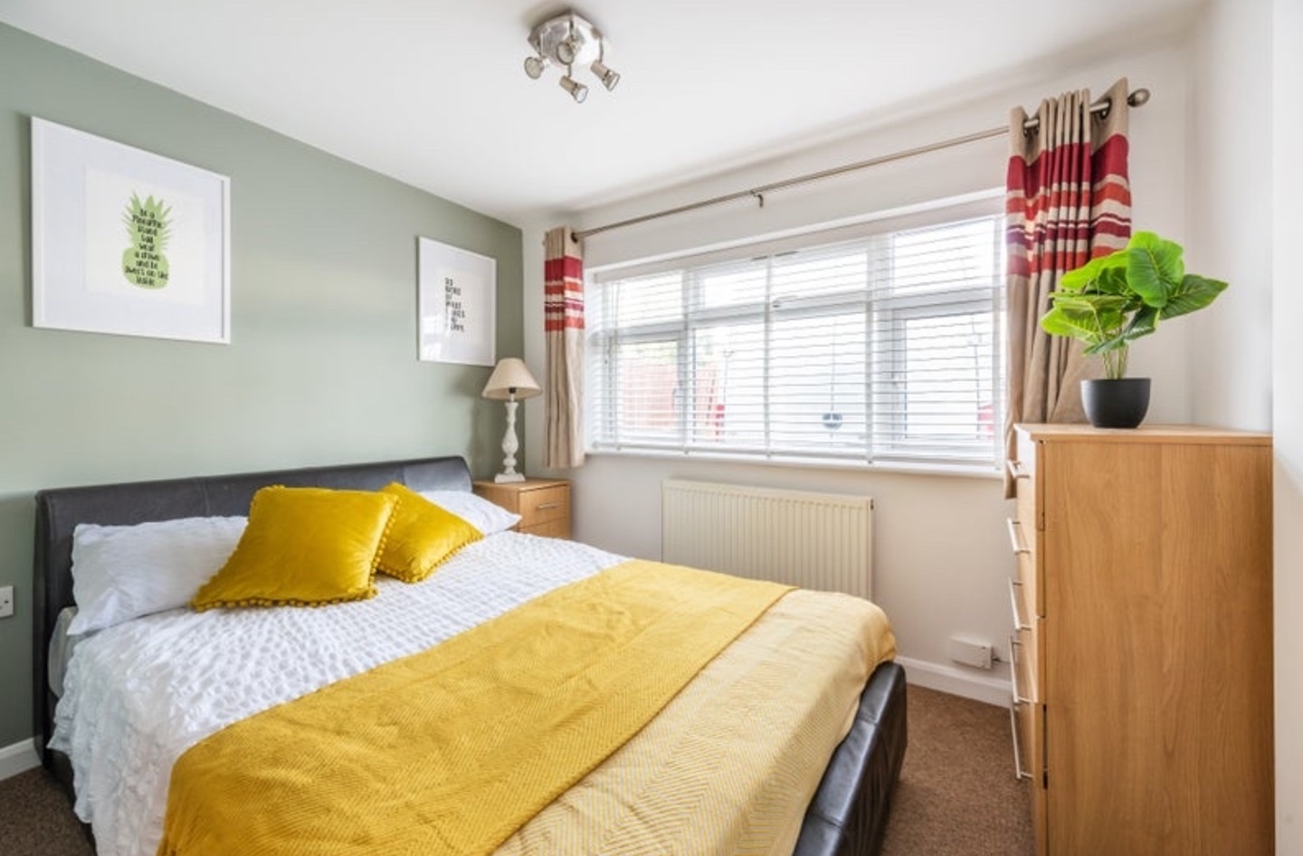West Drayton Room in a Shared House, Drayton Gardens, UB7 To Rent