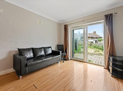 4 Bed Terraced House, Braybrook Street, W12
