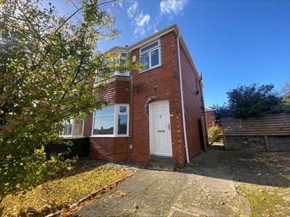 3 Bed Semi-Detached House, Raynville Avenue, LS13