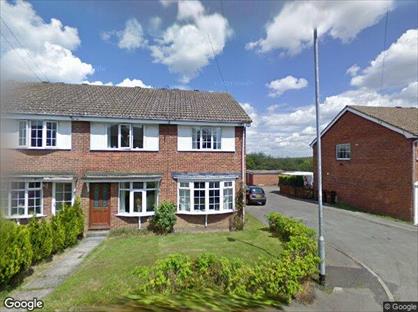 2 Bed Terraced House, Park Avenue, WF1