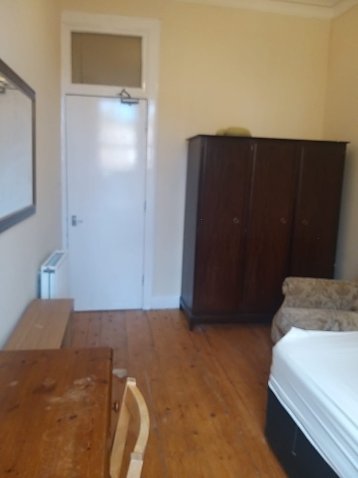Glasgow Room in a Shared Flat, Byres Road, G12 To Rent Now for £550
