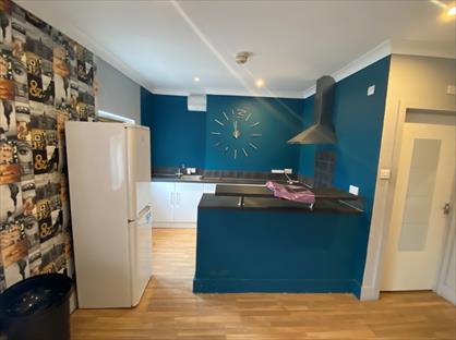 1 Bed Flat, High Street, TW3